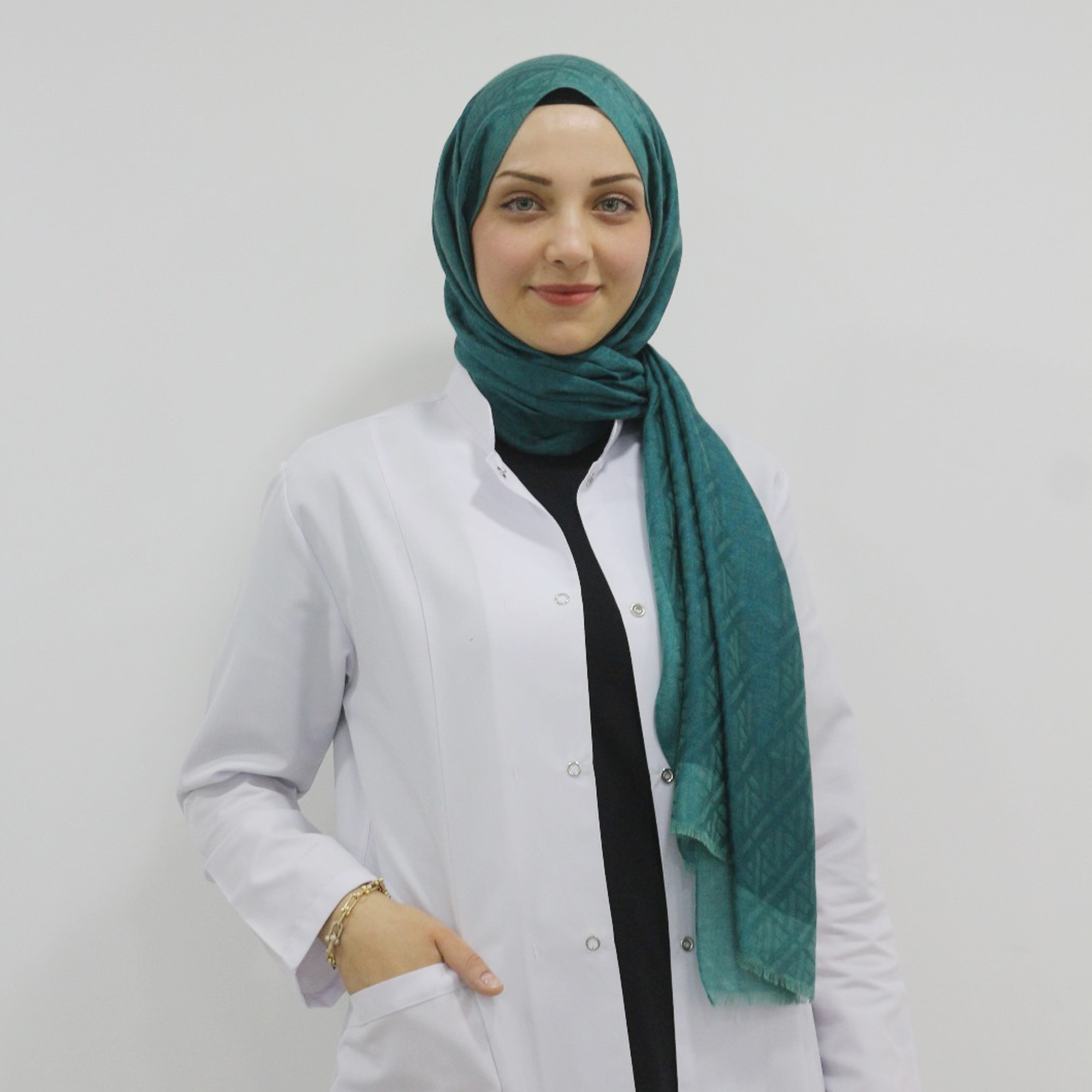 Diş Hekimi Esma Nur ACER